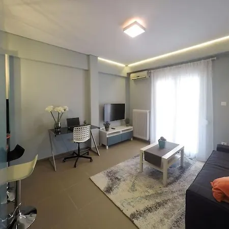 Cozy Close To Acropolis Athens