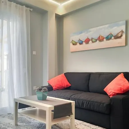 Cozy Close To Acropolis *
