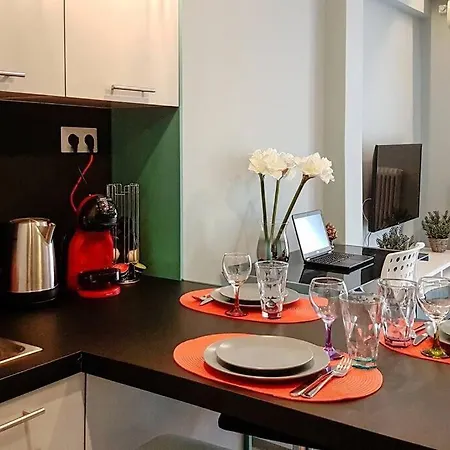 Cozy Close To Acropolis Atena
