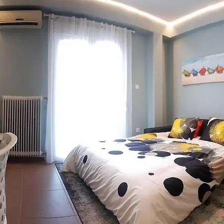 Cozy Close To Acropolis *