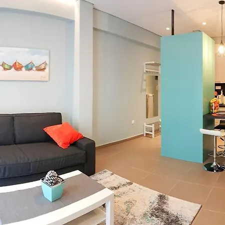 Cozy Close To Acropolis Atena